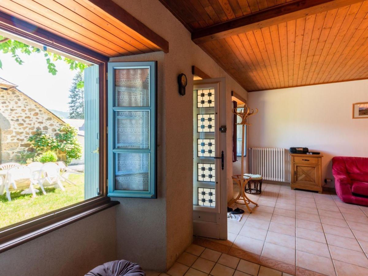 Beautiful Villa In The Parc Des Volcans D Auvergne Vic-sur-Cere Exterior photo