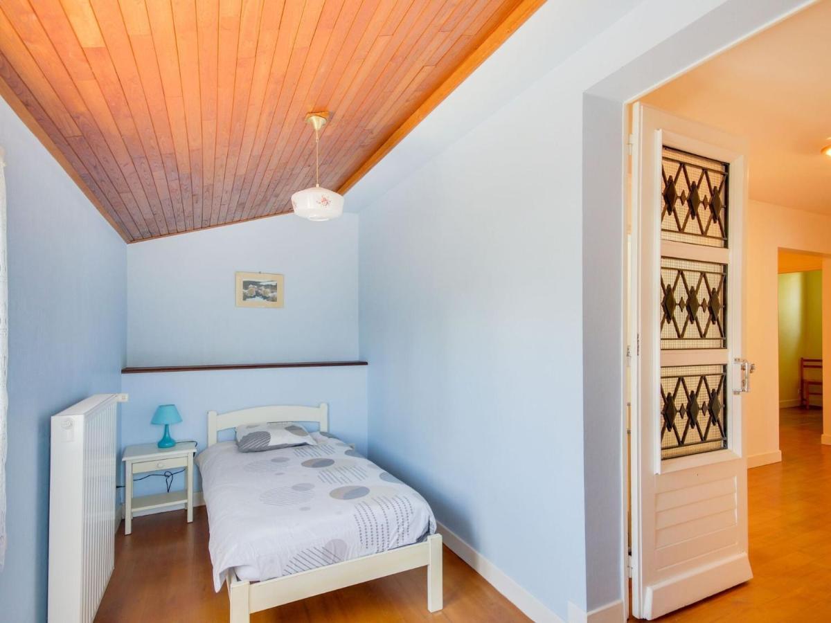 Beautiful Villa In The Parc Des Volcans D Auvergne Vic-sur-Cere Exterior photo