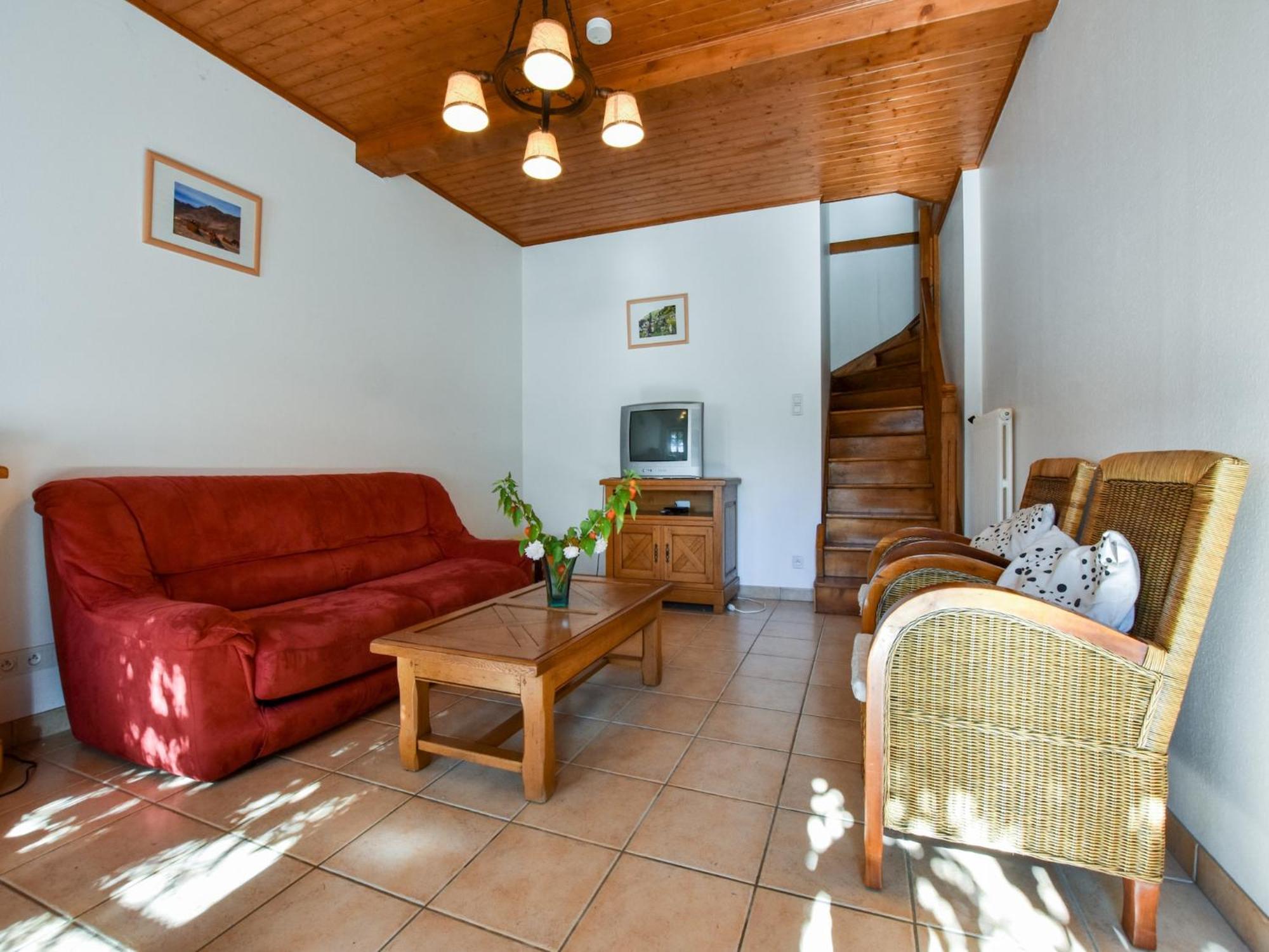 Beautiful Villa In The Parc Des Volcans D Auvergne Vic-sur-Cere Exterior photo